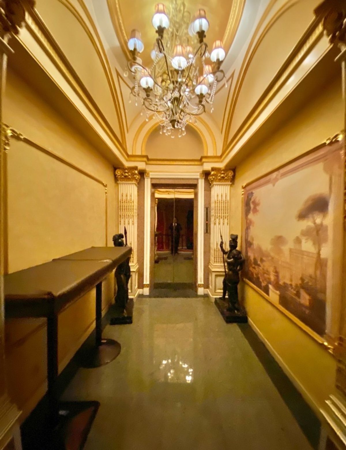 ให้เช่าร้านค้า/ตลาดนัดสุขุมวิท อโศก ทองหล่อ : For Rent - Luxury Entertainment Venue at Thonglor Sukhumvit 55 Bangkok | 出租 – 通罗 Sukhumvit 55 曼谷豪华娱乐场所