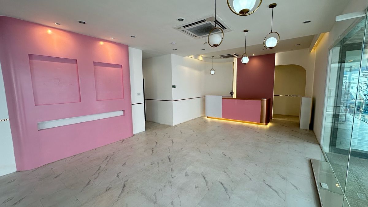 ให้เช่าร้านค้า/ตลาดนัดสุขุมวิท อโศก ทองหล่อ : 🏢 ให้เช่าพื้นที่ 150 ตร.ม. โซนทองหล่อเหมาะสำหรับ ร้านเสริมสวย | สปา | คลินิก