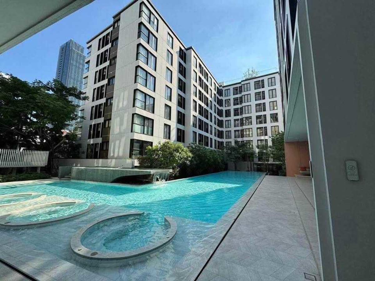 ให้เช่าคอนโดสุขุมวิท อโศก ทองหล่อ : LTH13034 – Condo for rent คอนโดให้เช่า at Chapter Thonglor 25 Size 58 sqm. 2 Beds 2 Baths Pool View Near BTS Thonglor ONLY 43K/Month