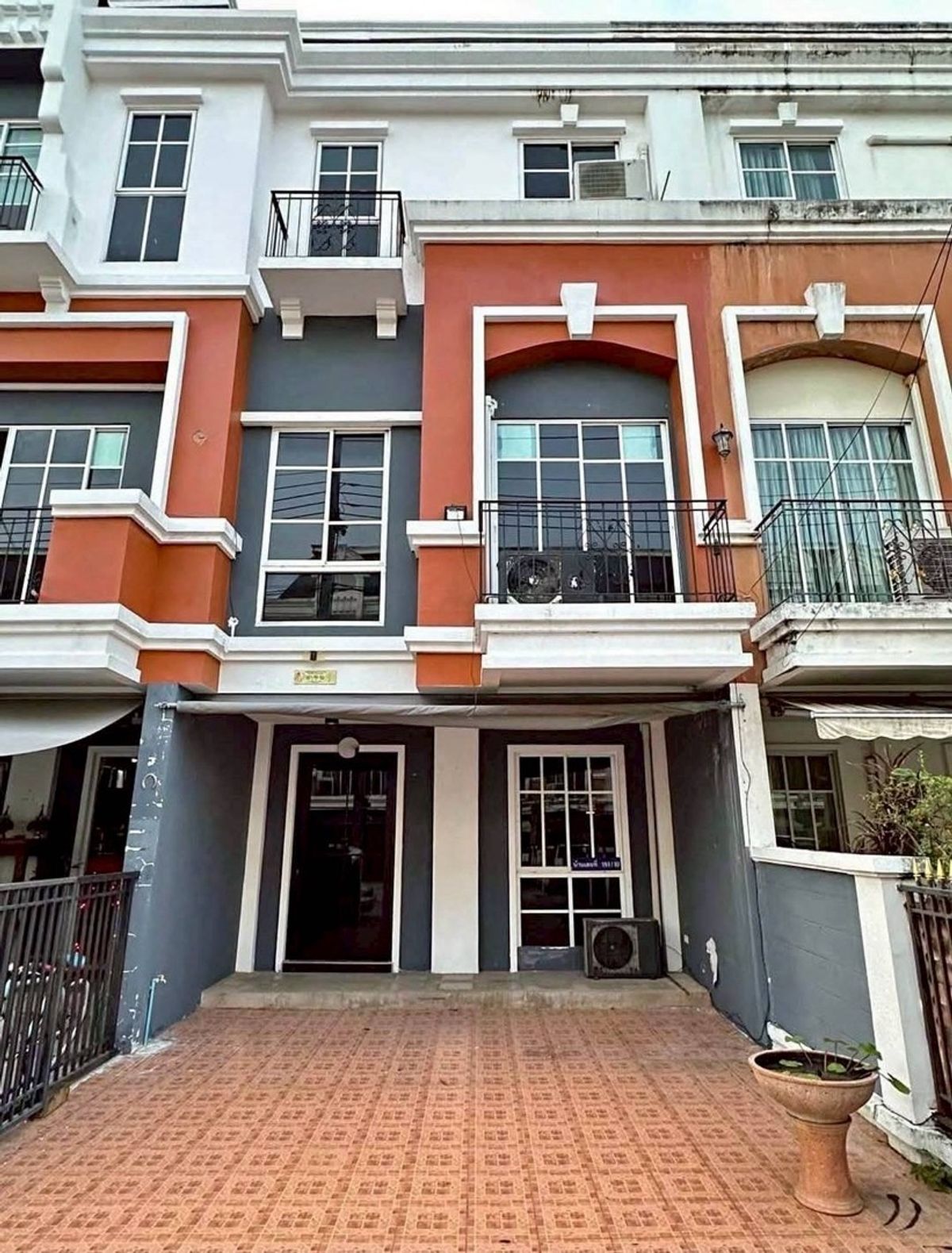 ให้เช่าทาวน์โฮมเกษตร นวมินทร์ ลาดปลาเค้า : ให้เช่าทาวน์โฮมพลัสซิตี้พาร์คเอกมัย - รามอินทรา 🏡🎊💸Plus City Park Ekamai-Ramintra 聯排別墅出租