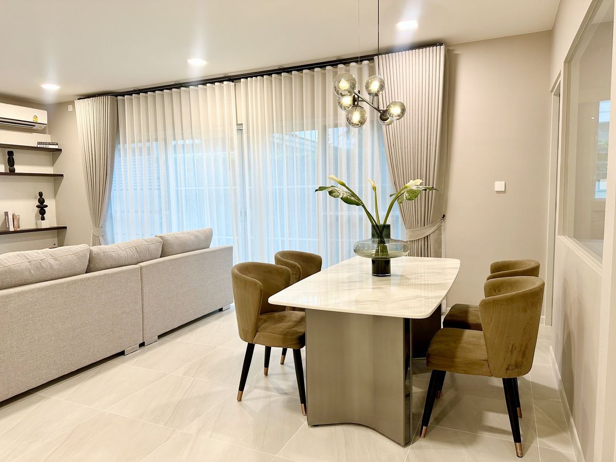 ให้เช่าบ้านบางนา แบริ่ง ลาซาล : 🏡 House for Rent | Chaiyapruek Bangna Km.15  ✨ บ้านหน้าสวน บรรยากาศร่มรื่น พร้อมเข้าอยู่ทันที ✨ 💰 ค่าเช่า: 90,000 บาท/เดือน