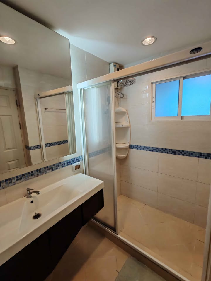 For RentCondoRatchadapisek, Huaikwang, Suttisan : 🔥Urgent for rent🔥Life @ Ratchada, next to MRT Huai Khwang, fully furnished, ready to move in