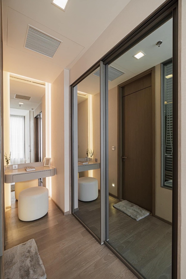 For RentCondoSukhumvit, Asoke, Thonglor : 🔥For urgent rent🔥 The Esse Asoke, a condo in the heart of Asoke, luxuriously decorated, fully furnished, ready to move in.