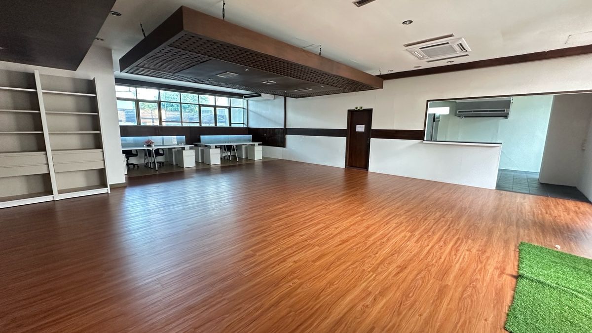 ให้เช่าร้านค้า/ตลาดนัดสุขุมวิท อโศก ทองหล่อ : 🏢 ให้เช่าพื้นที่ 150 ตร.ม. โซนทองหล่อ
เหมาะสำหรับ ร้านเสริมสวย | สปา | คลินิก | โรงเรียนสอนพิเศษ