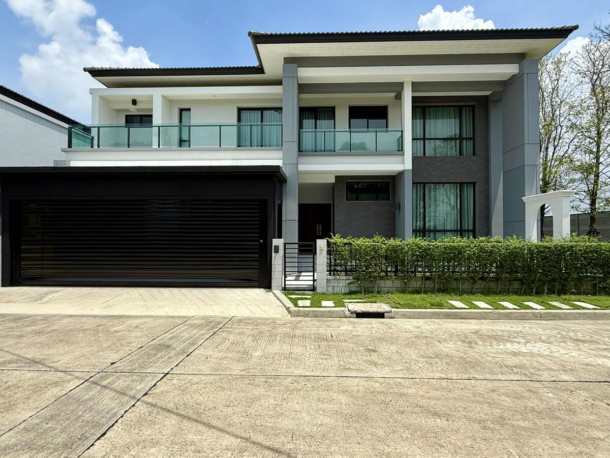 For RentHousePattanakan, Srinakarin : Rent a detached house 107 square wah, a private conversion, a raising animal, has a solar cell.