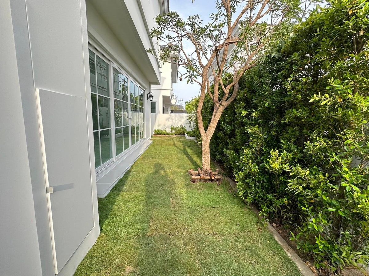 ให้เช่าบ้านบางนา แบริ่ง ลาซาล : 🏡 House for Rent | Chaiyapruek Bangna Km.15  ✨ บ้านหน้าสวน บรรยากาศร่มรื่น พร้อมเข้าอยู่ทันที ✨ 💰 ค่าเช่า: 90,000 บาท/เดือน