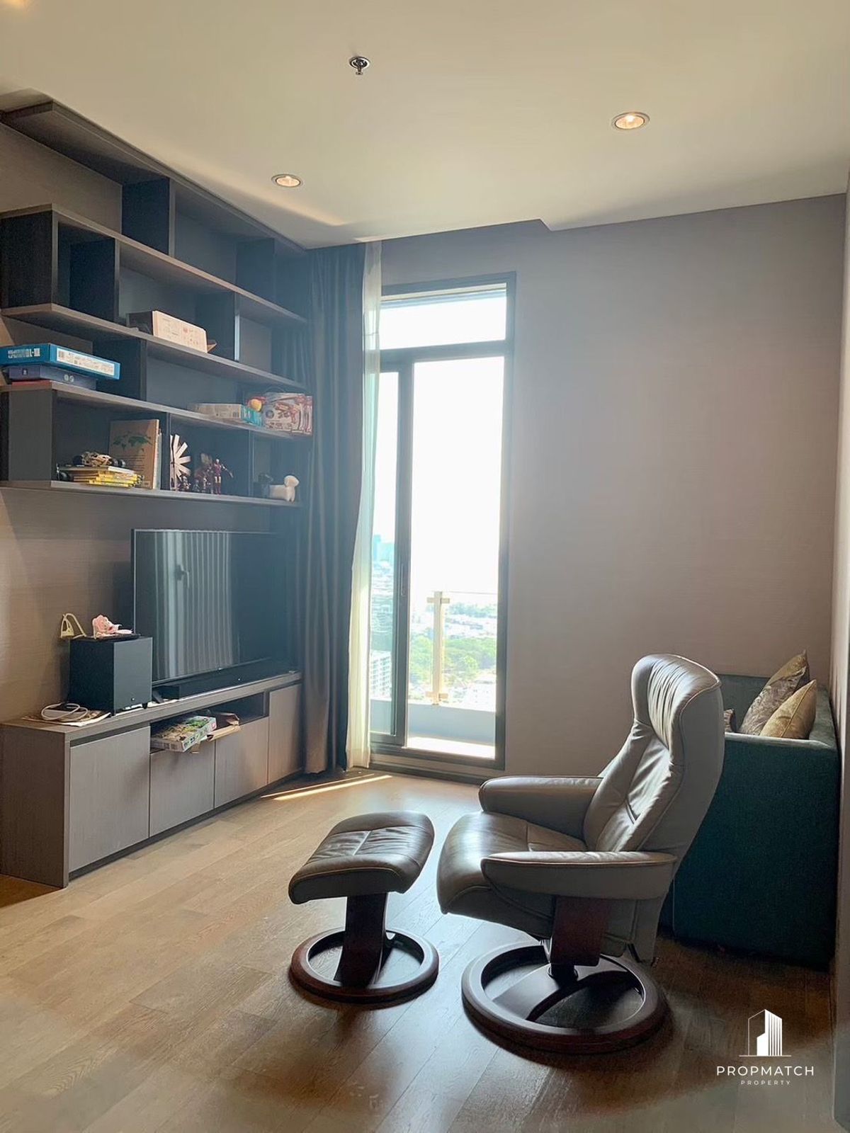 ให้เช่าคอนโดสาทร นราธิวาส : ✨Flash Deal ✨The Diplomat Sathorn	( 3Bed 2Bath 85SQM.) แต่งครบพร้อมอยู่ !! เพียง 75,000บาทต่อเดือน Tel.0981315848 @propmatch
