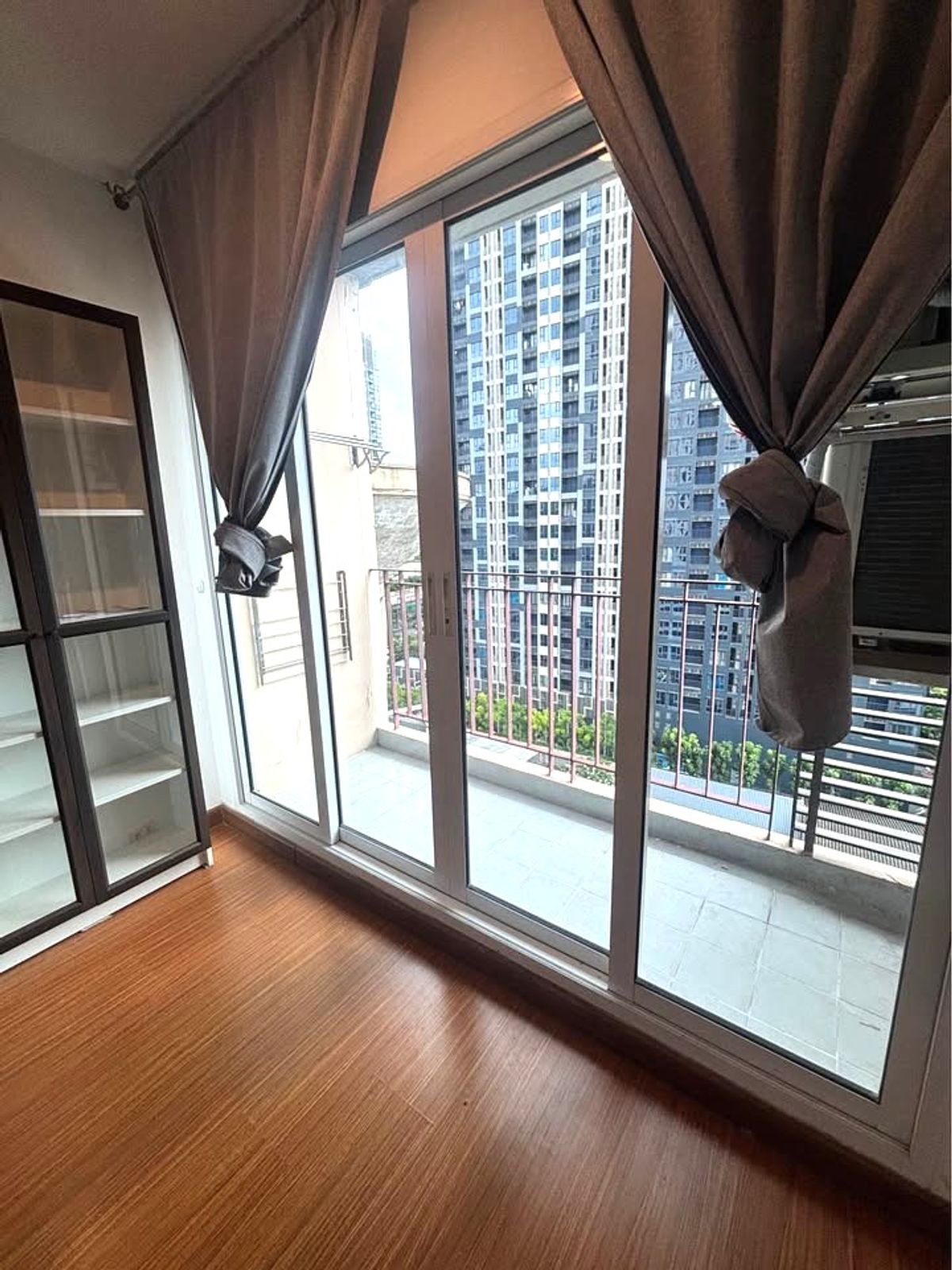 ขายคอนโดอ่อนนุช อุดมสุข : ขาย Diamond Sukhumvit Onnut 2B2B 60ตรม ชั้น10 ราคา 4.79ลบ [NCs250809]