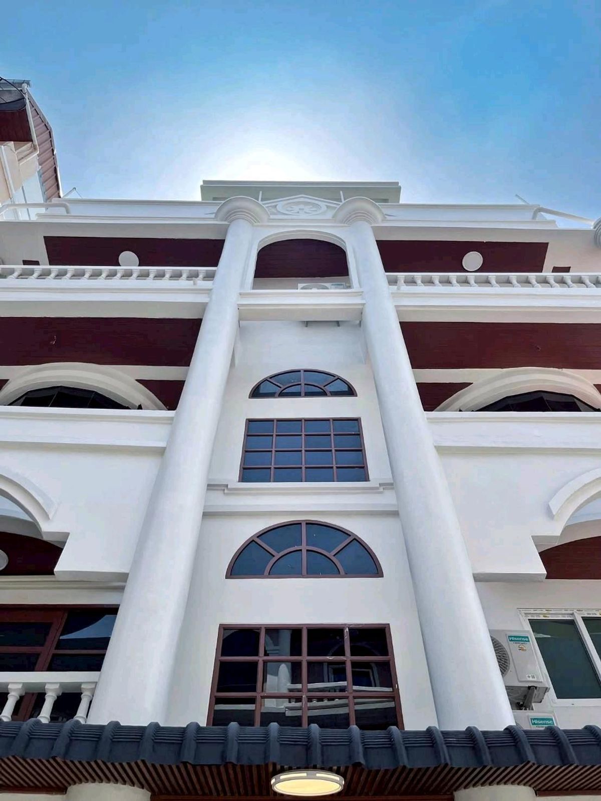 ให้เช่าบ้านสุขุมวิท อโศก ทองหล่อ : 🏠 ปล่อยเช่า WHITE MANSION – บ้าน 5 ชั้นหรู #ทองหล่อซอย25 