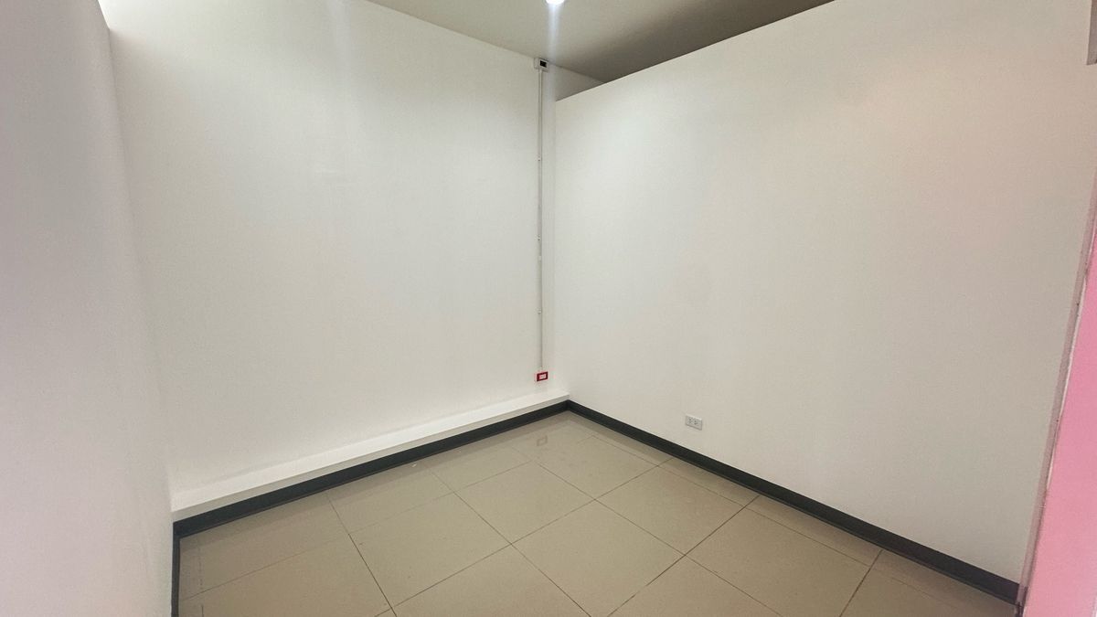 ให้เช่าร้านค้า/ตลาดนัดสุขุมวิท อโศก ทองหล่อ : 🏢 ให้เช่าพื้นที่ 150 ตร.ม. โซนทองหล่อเหมาะสำหรับ ร้านเสริมสวย | สปา | คลินิก