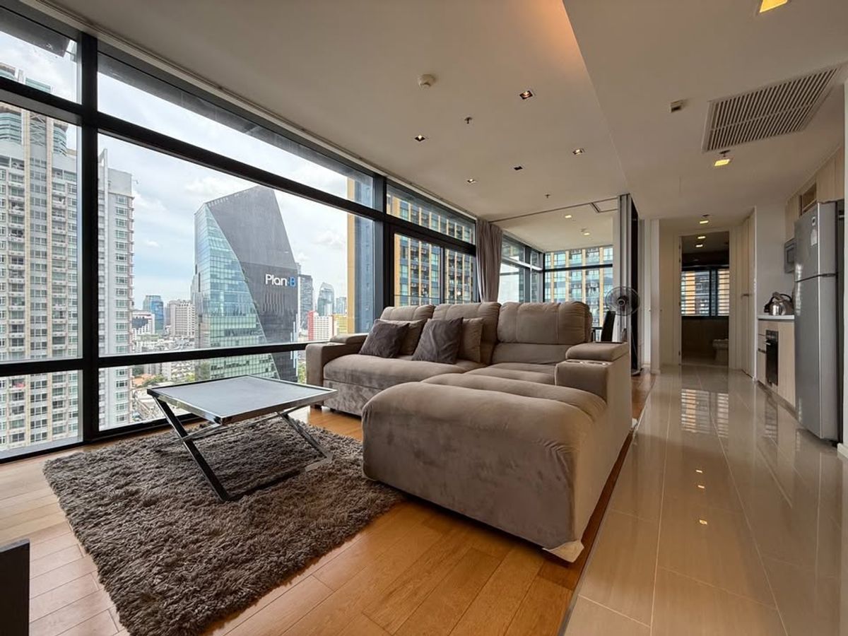 For RentCondoRama9, Petchburi, RCA : 🌿 Circle Living Prototype 🌿 Nice room!! fully furnished 🛏 2 Bed 2 Bath 80 Sq.m near MRT Phetchaburi
