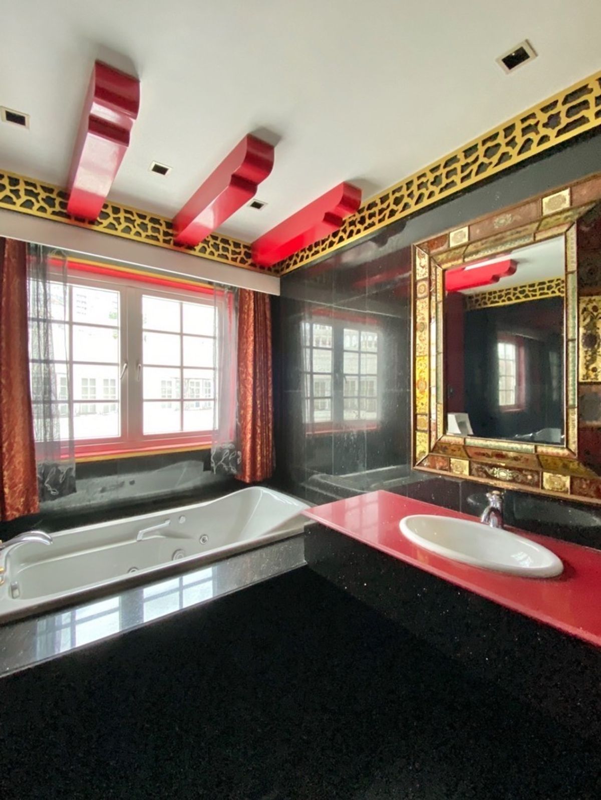 ให้เช่าร้านค้า/ตลาดนัดสุขุมวิท อโศก ทองหล่อ : For Rent - Luxury Entertainment Venue at Thonglor Sukhumvit 55 Bangkok | 出租 – 通罗 Sukhumvit 55 曼谷豪华娱乐场所