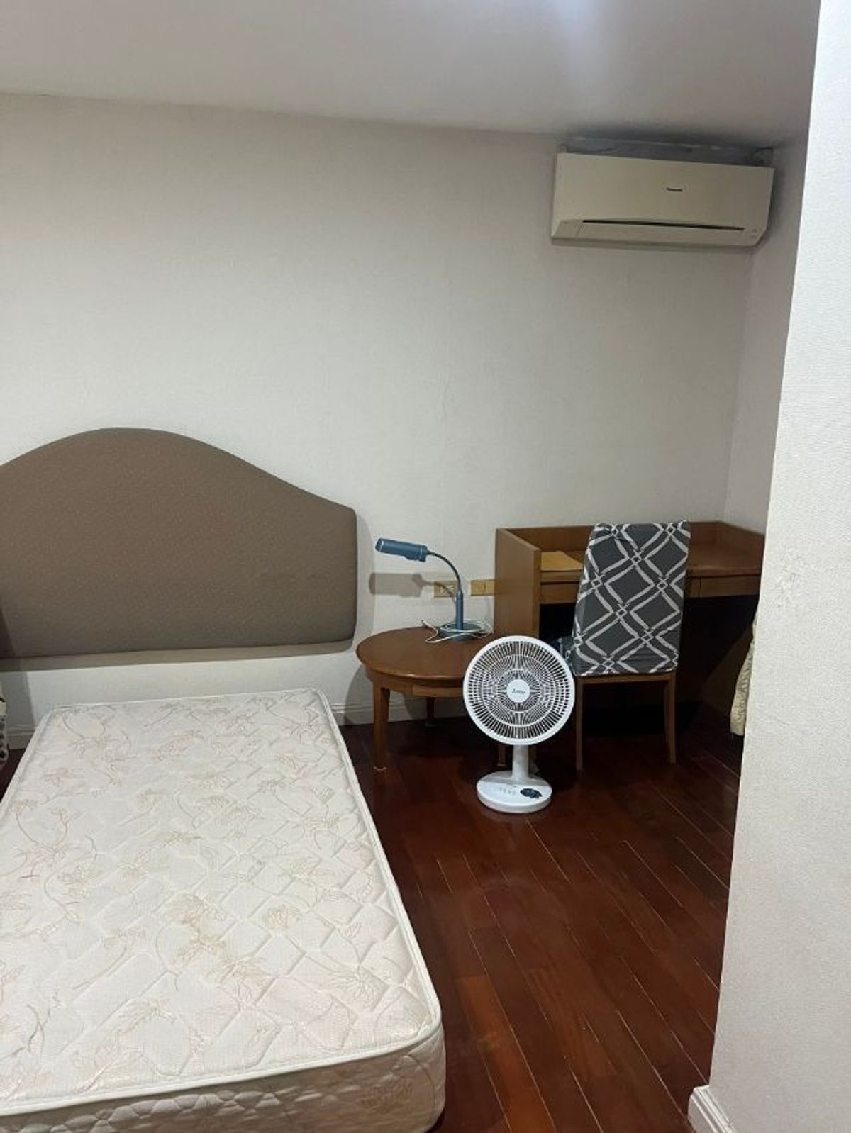 For RentCondoRama 8, Samsen, Ratchawat : Rental Dusit Avenue Condo, Floor 5