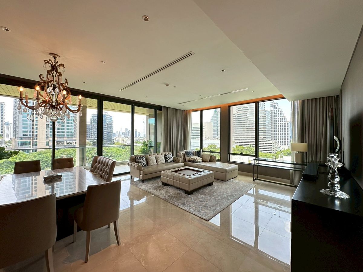 For RentCondoWitthayu, Chidlom, Langsuan, Ploenchit : 💎 Sindhorn Residence – Luxury Condo in the Heart of the City, 250 sq.m., 3 Bedrooms, 3 Bathrooms, Fully Furnished with Full Facilities, Conveniently Located Near BTS Chidlom