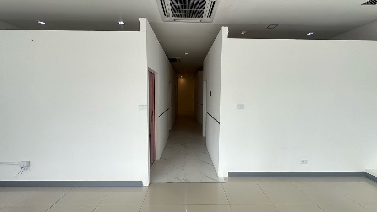 ให้เช่าร้านค้า/ตลาดนัดสุขุมวิท อโศก ทองหล่อ : 🏢 ให้เช่าพื้นที่ 150 ตร.ม. โซนทองหล่อเหมาะสำหรับ ร้านเสริมสวย | สปา | คลินิก