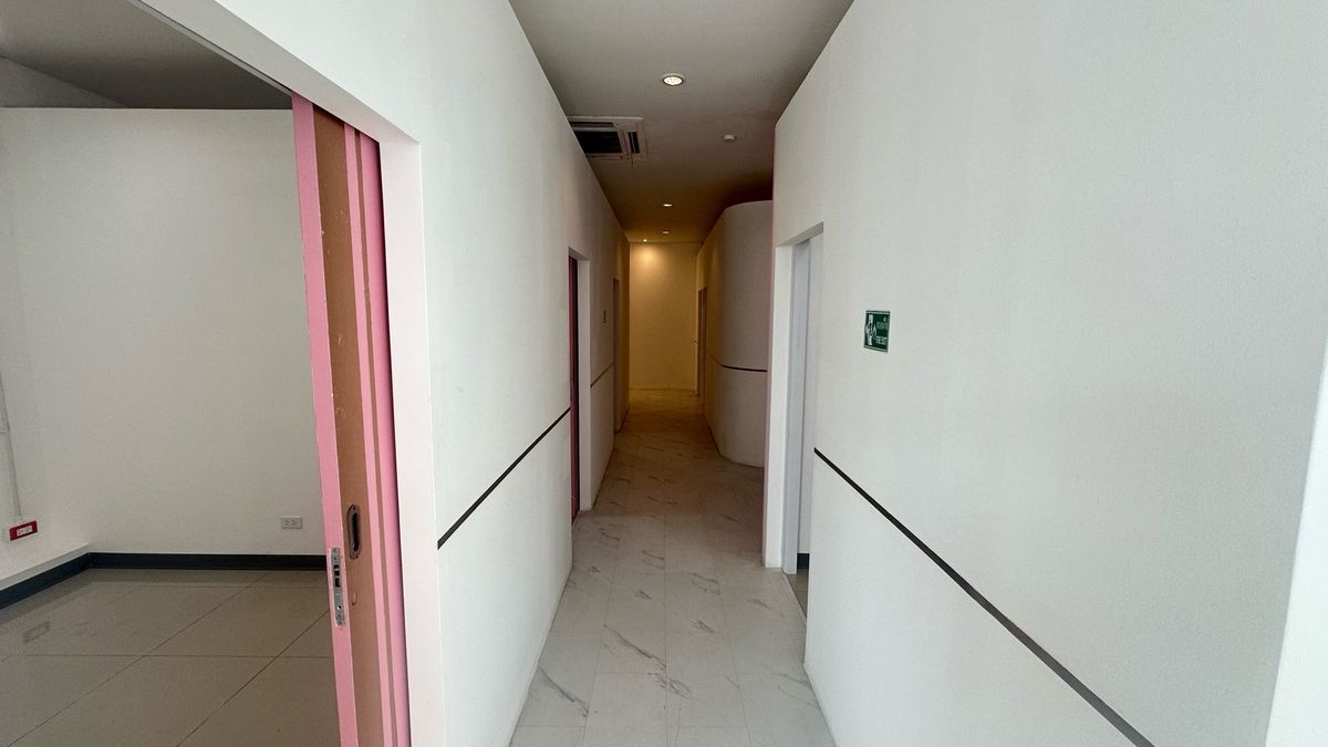 ให้เช่าร้านค้า/ตลาดนัดสุขุมวิท อโศก ทองหล่อ : 🏢 ให้เช่าพื้นที่ 150 ตร.ม. โซนทองหล่อเหมาะสำหรับ ร้านเสริมสวย | สปา | คลินิก