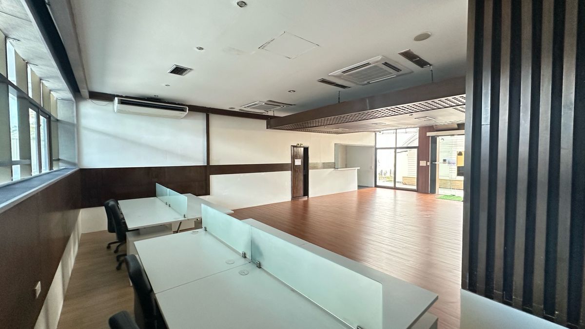 ให้เช่าร้านค้า/ตลาดนัดสุขุมวิท อโศก ทองหล่อ : 🏢 ให้เช่าพื้นที่ 150 ตร.ม. โซนทองหล่อเหมาะสำหรับ ร้านเสริมสวย | สปา | คลินิก | โรงเรียนสอนพิเศษ