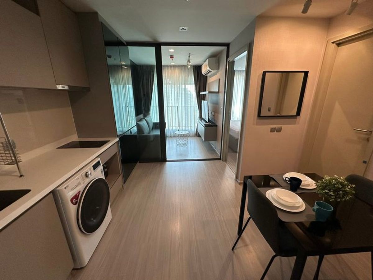 For RentCondoLadprao, Central Ladprao : Rent Lad Ladprao, full furniture next to BTS, Lat Phrao Intersection