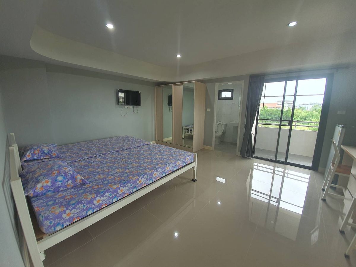 For SaleHotel&Apartment BusinessNakhon Pathom : Selling a dormitory in front of Kasetsart University, Kamphaeng Saen 2, 2 rai 1 work, 68 sq. W. 226, with a rental area in front of the building 1, the best location on the road in front of Kasetsart University, 100% full of years.