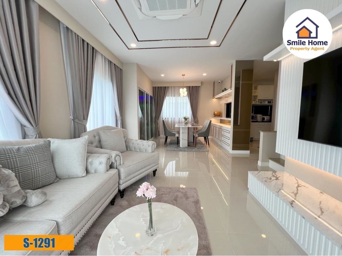 For SaleHouseSamut Prakan,Samrong : House for sale, Britania, Bang Na Suwannaphum, 26, after the decoration is ready to move in.