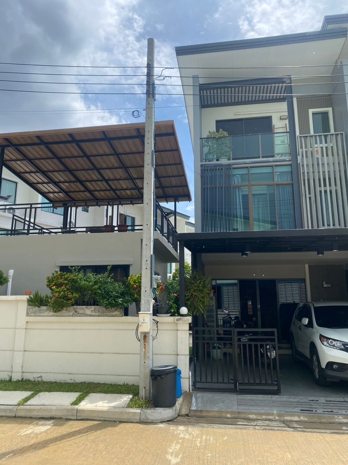 ขายทาวน์โฮมนนทบุรี บางใหญ่ บางบัวทอง : ทาวโฮม 3 ชั้น