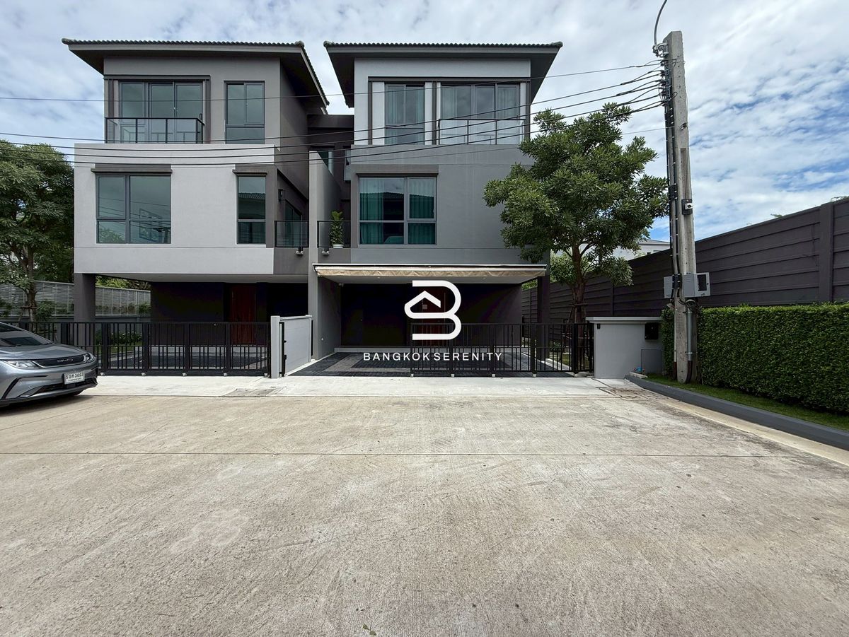 For RentTownhomeBangna, Bearing, Lasalle : Baan Klang Muang Sukhumvit Bangna for Rent