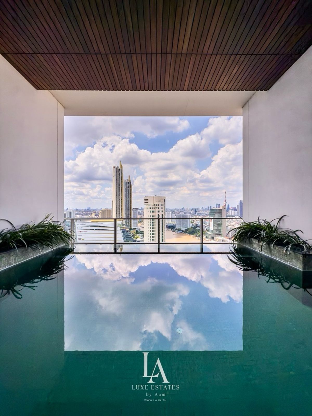 ขายคอนโดวงเวียนใหญ่ เจริญนคร : The River, Luxury Corner Unit on the 55th Floor The prime location on Bangkok riverside near ICONSIAM BTS 