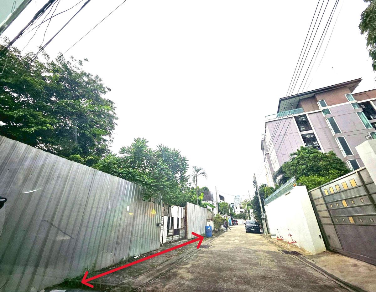 ขายที่ดินสุขุมวิท อโศก ทองหล่อ : 🏡 ขายที่ดิน 1 ไร่ ใจกลางสุขุมวิท 54 | เดินถึง BTS อ่อนนุช | แปลงสวย ทำเลดี, ต่ำกว่าราคาตลาด!