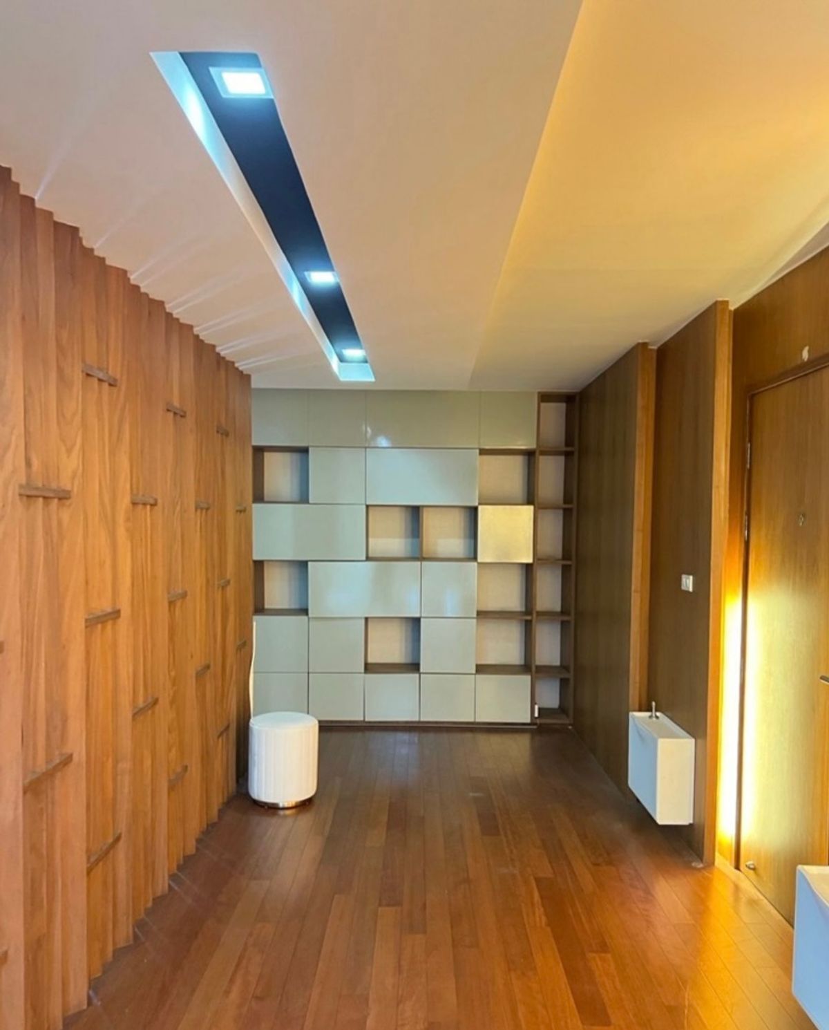 For SaleCondoRama9, Petchburi, RCA : Sell ​​Bel Grand Rama 9, beautiful, luxurious, close to Central Plaza, Rama 9. Interested in Atline.@841QLNR