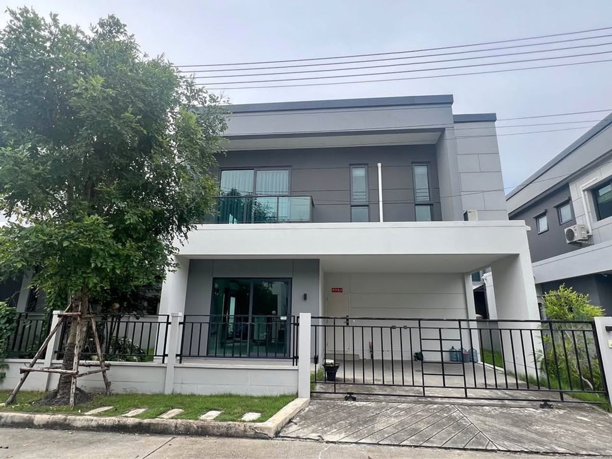 For RentHousePathum Thani,Rangsit, Thammasat : Rent Centro Don Mueang-Chaeng Watthana, 2-story detached house in front of the house, facing the south 52 sq.m., 4 bedrooms, 4 bathrooms.
