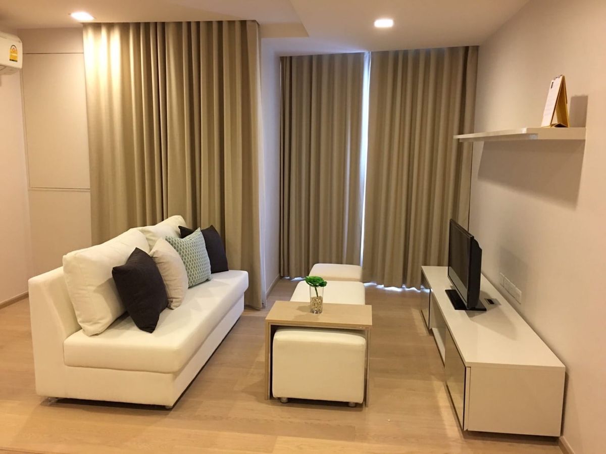 ให้เช่าคอนโดสุขุมวิท อโศก ทองหล่อ : liv@49 for rent