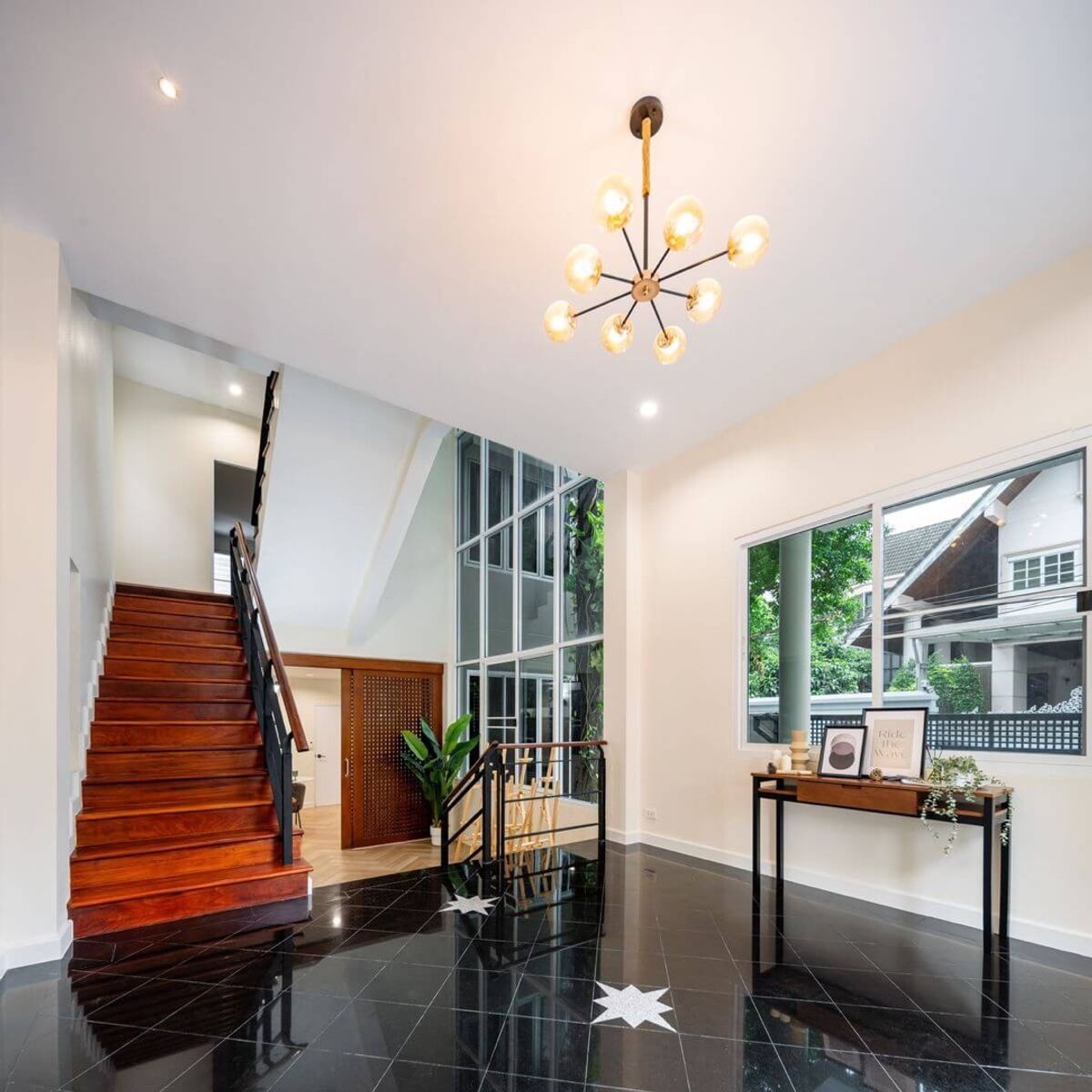 ขายบ้านสะพานควาย จตุจักร : 📍ขายบ้านเดี่ยวรีโนเวทใหม่ 3 ชั้น ใกล้ MRT จตุจักร ขนาด 375 Sq.m  5 bed 5 bath พิเศษเพียง 28.9 MB ติดต่อ 086-795-9997 (จิมมี่)