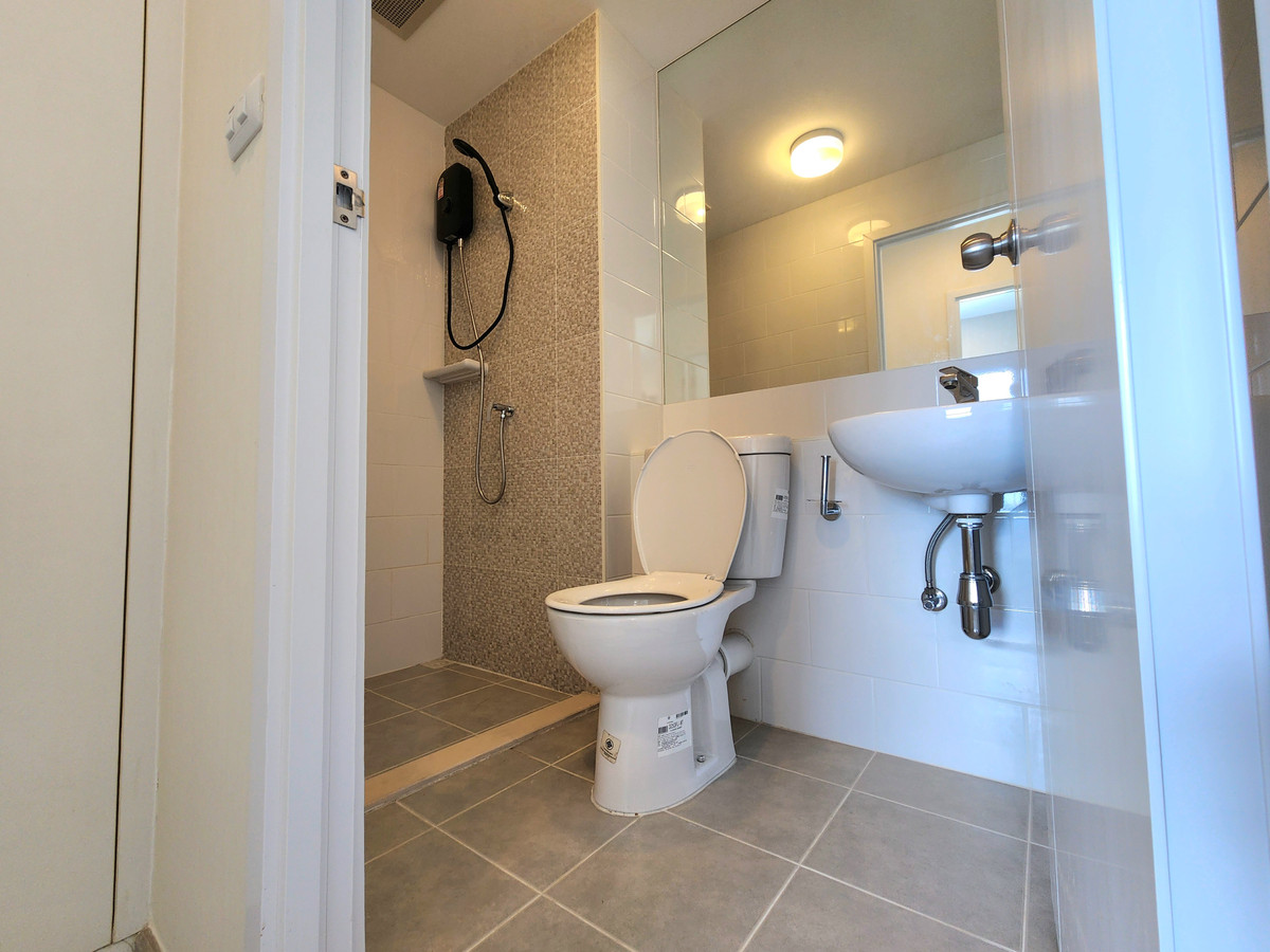 CondoNonthaburi, Bang Yai, Bangbuathong : Status according to the cover image ** The room is available. I update !! ** Corner room !! Phase 1 Air 2 ** Rent/Sale PLUM CONDO CENTRAL STATION.