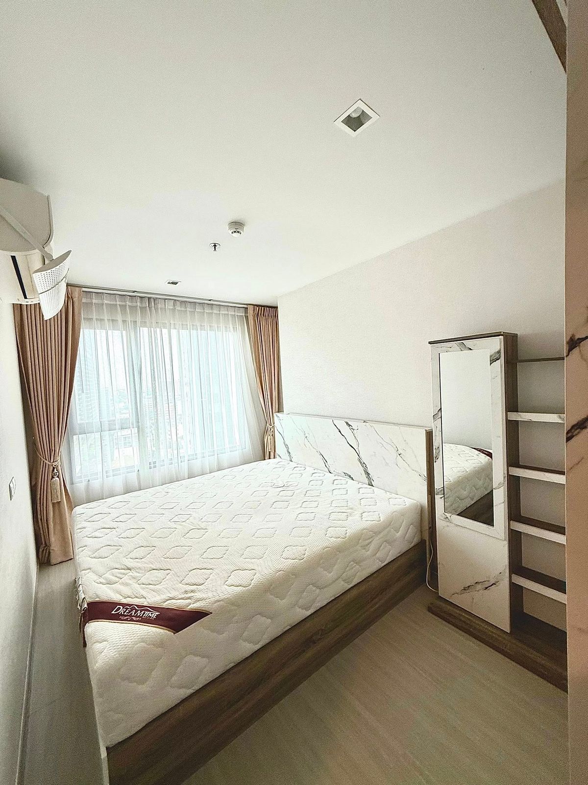 For RentCondoLadprao, Central Ladprao : 🔴20,000 ฿ 🔴 🔴 𝗟𝗮𝗱𝗽𝗿𝗮𝗼┃ Ladprao ✅ Near MRT Five Lat Phrao Intersection Happy to service 🙏 Interested in greeting 𝙇𝙄𝙉𝙀 Mana (answer very quickly): 📱 Property code 6808-1608📱: ID LINE:@bbcondo88