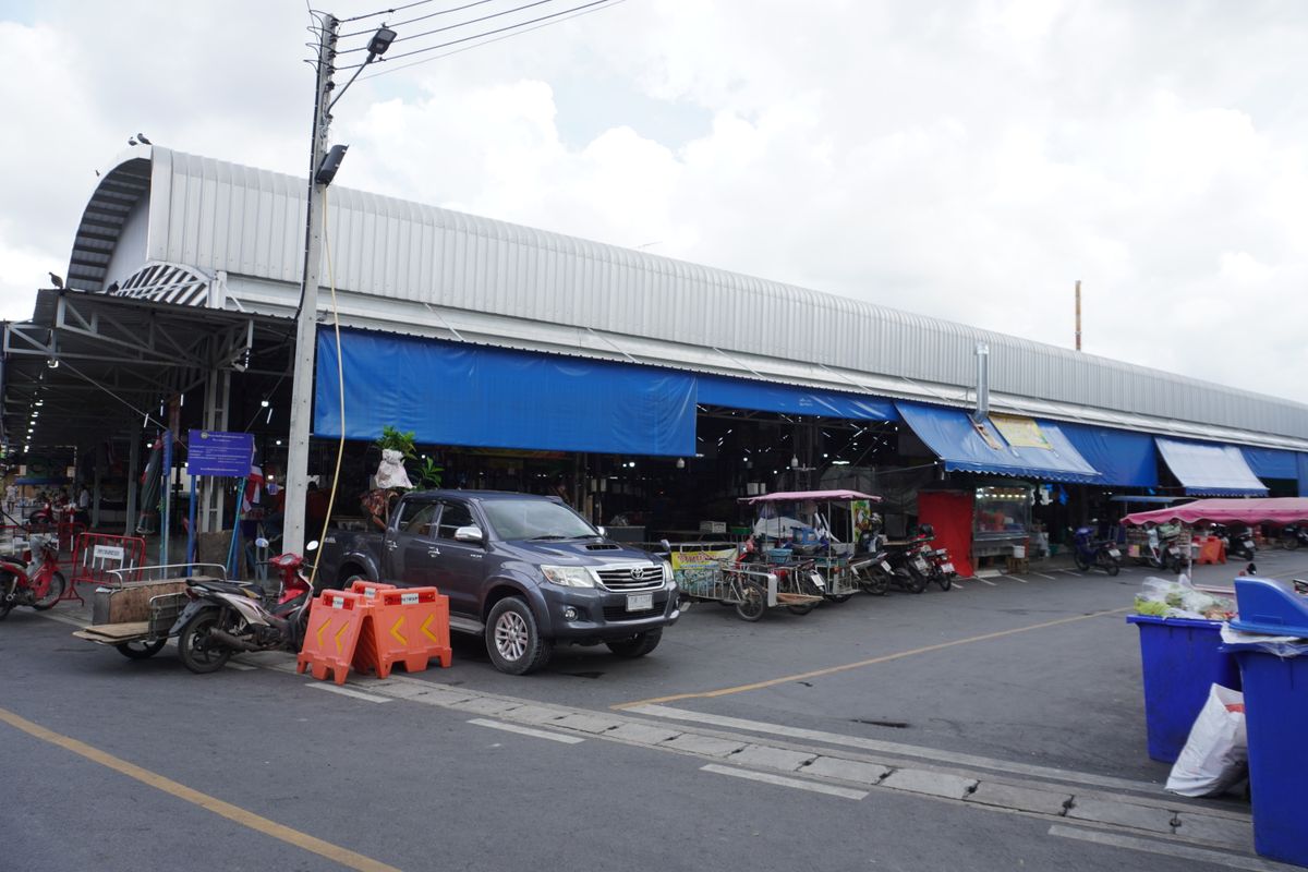 ขายอาคารพาณิชย์ระยอง : ขายต่ำกว่าราคาประเมิน อาคารพาณิชย์ 2 ชั้น 1 คูหา ทำเลทองใจกลางเมืองระยอง ใกล้ตลาดวัดลุ่ม