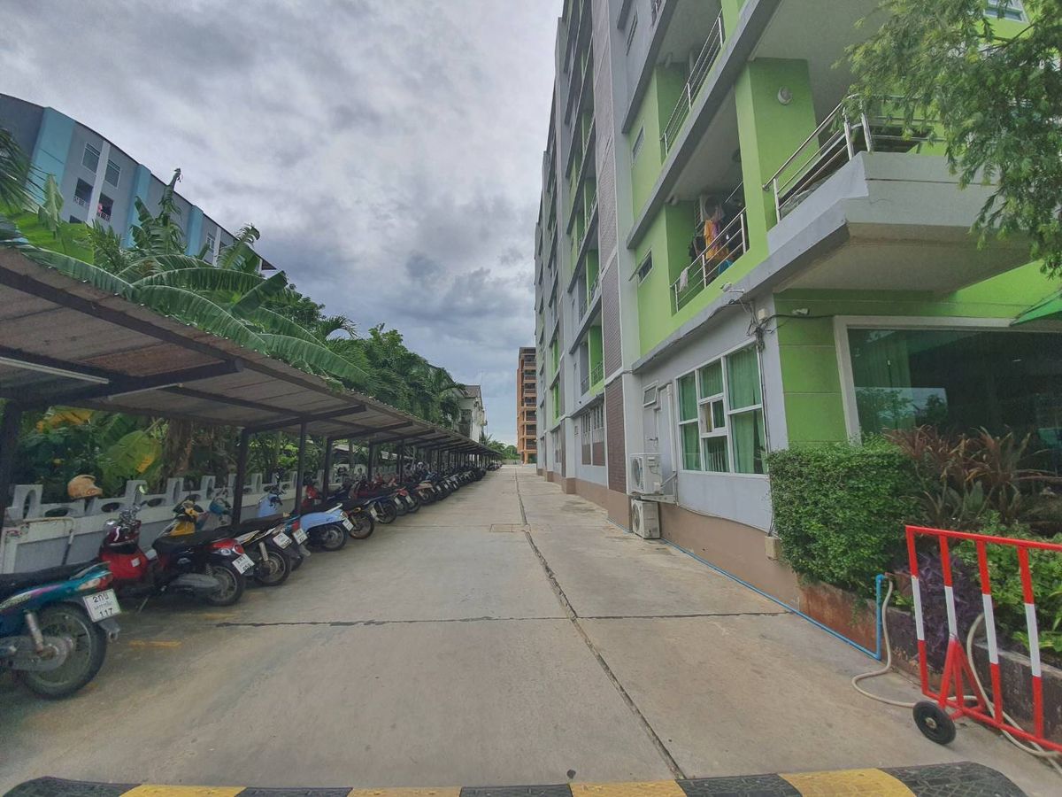 For SaleHotel&Apartment BusinessNakhon Pathom : Selling a dormitory in front of Kasetsart University, Kamphaeng Saen 2, 2 rai 1 work, 68 sq. W. 226, with a rental area in front of the building 1, the best location on the road in front of Kasetsart University, 100% full of years.
