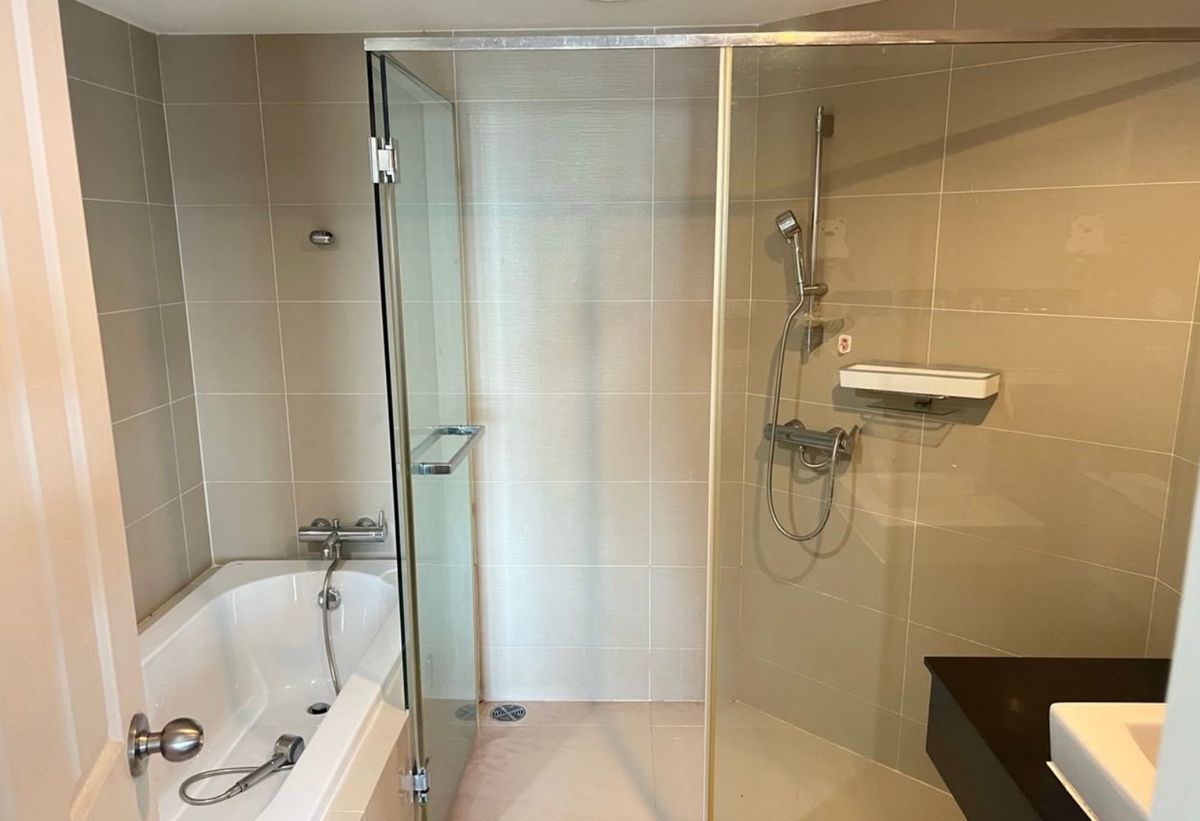 For SaleCondoRama9, Petchburi, RCA : Sell ​​Bel Grand Rama 9, beautiful, luxurious, close to Central Plaza, Rama 9. Interested in Atline.@841QLNR