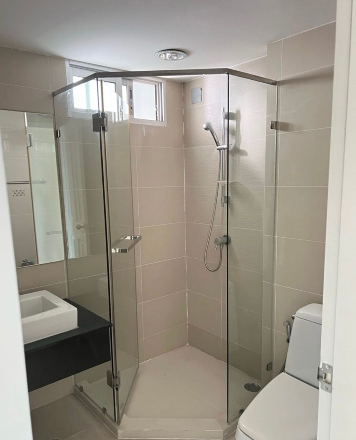 For SaleCondoRama9, Petchburi, RCA : Sell ​​Bel Grand Rama 9, beautiful, luxurious, close to Central Plaza, Rama 9. Interested in Atline.@841QLNR