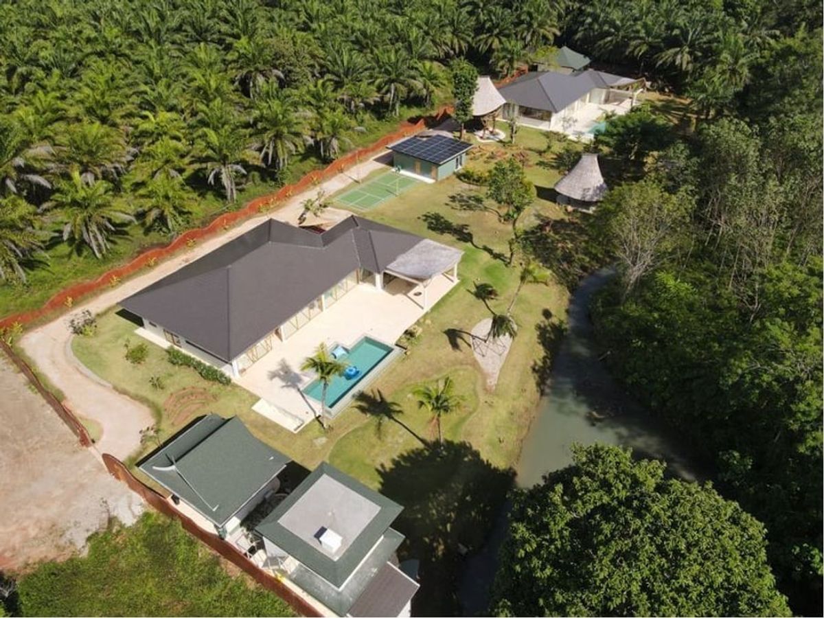 ขายกระบี่ : Luxury pool villa for sale next to canal