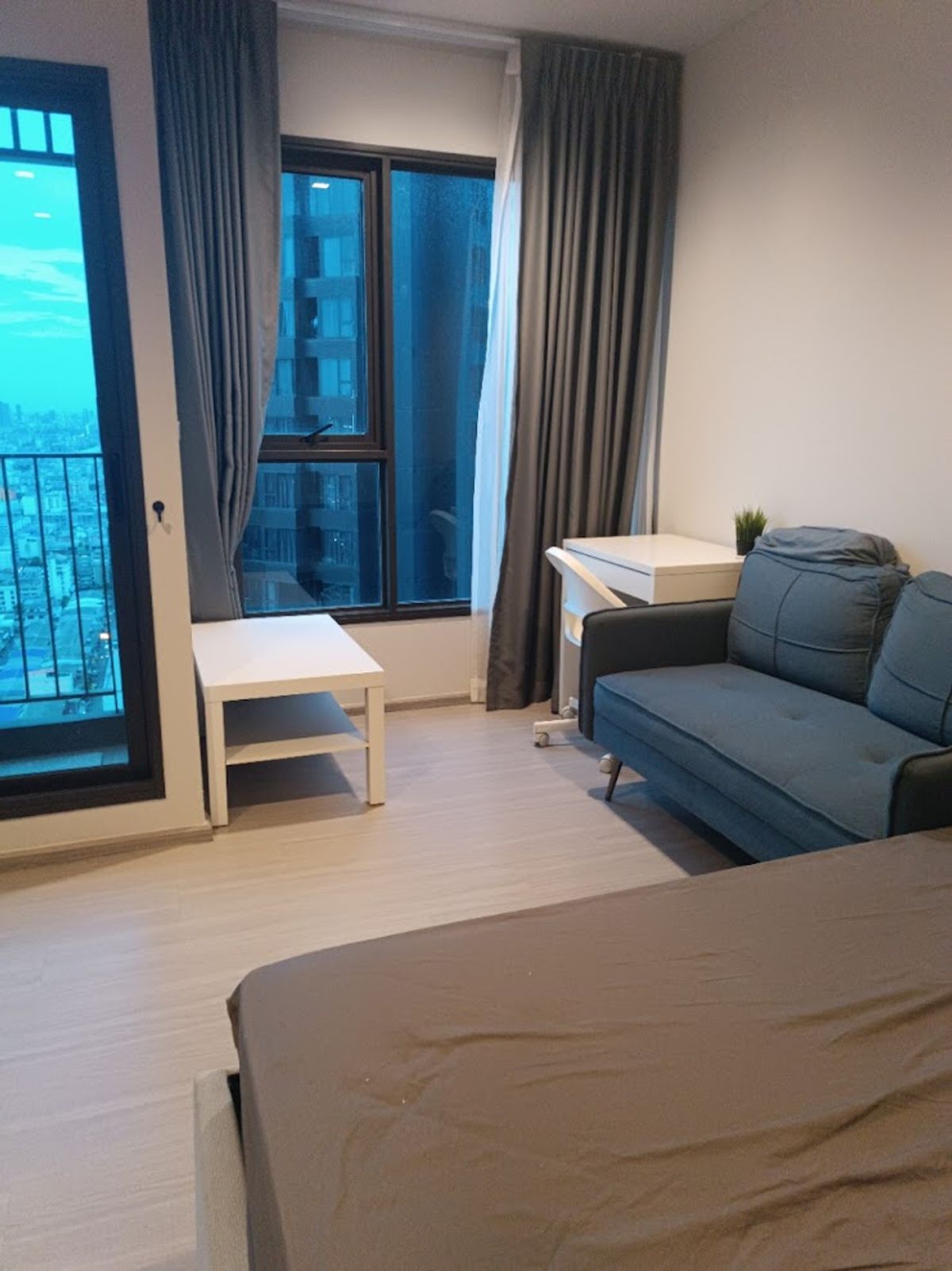 For RentCondoRama9, Petchburi, RCA : Rent Life Asoke - Rama 9, Fern, near Rama 9 BTS and Airport Link Makkasan.