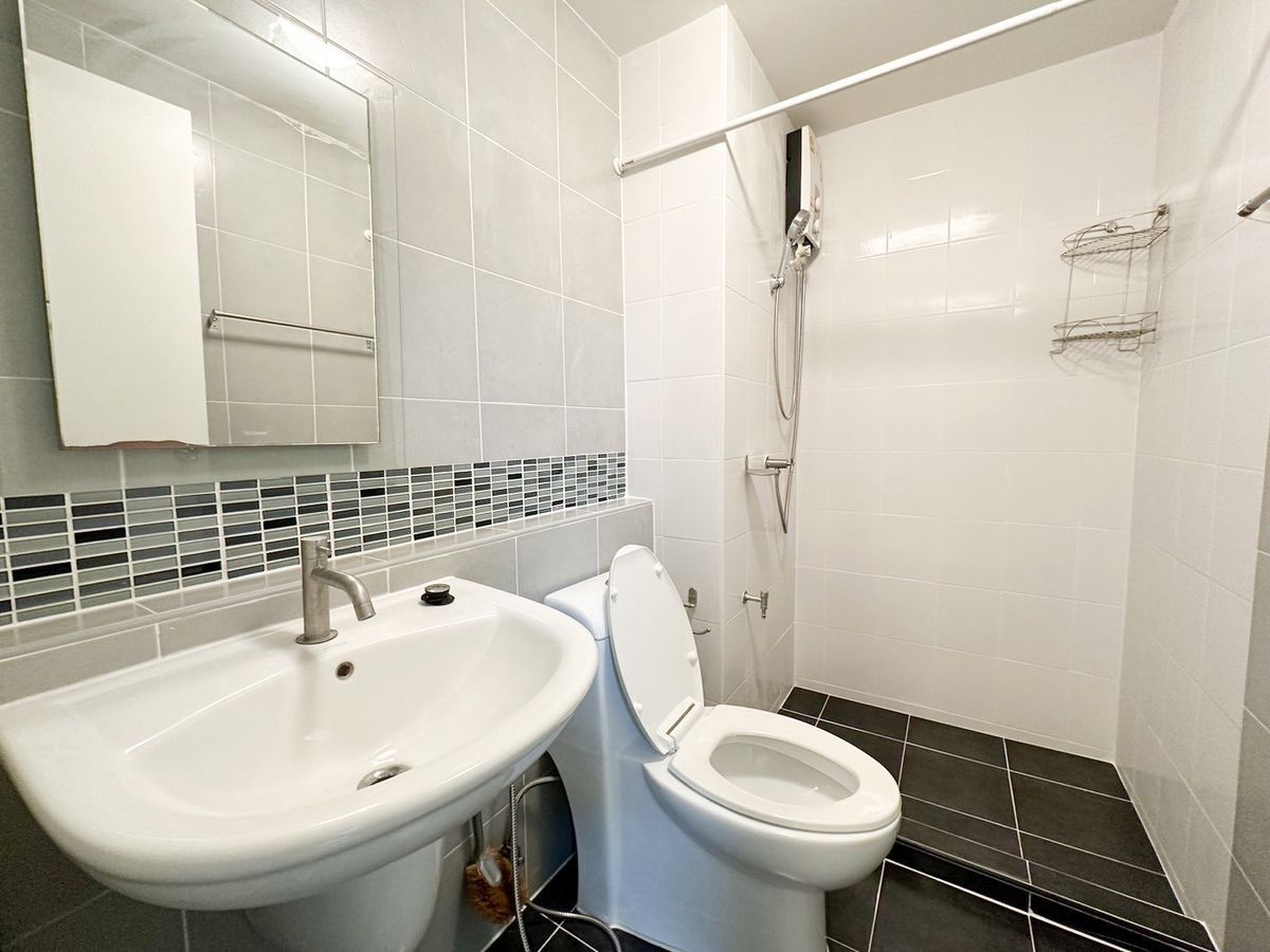 ขายคอนโดปิ่นเกล้า จรัญสนิทวงศ์ : ขาย !! ดีคอนโด จรัญฯ-บางขุนนนท์  เฟอร์นิเจอร์ครบ  ใกล้ MRT บางขุนนนท์