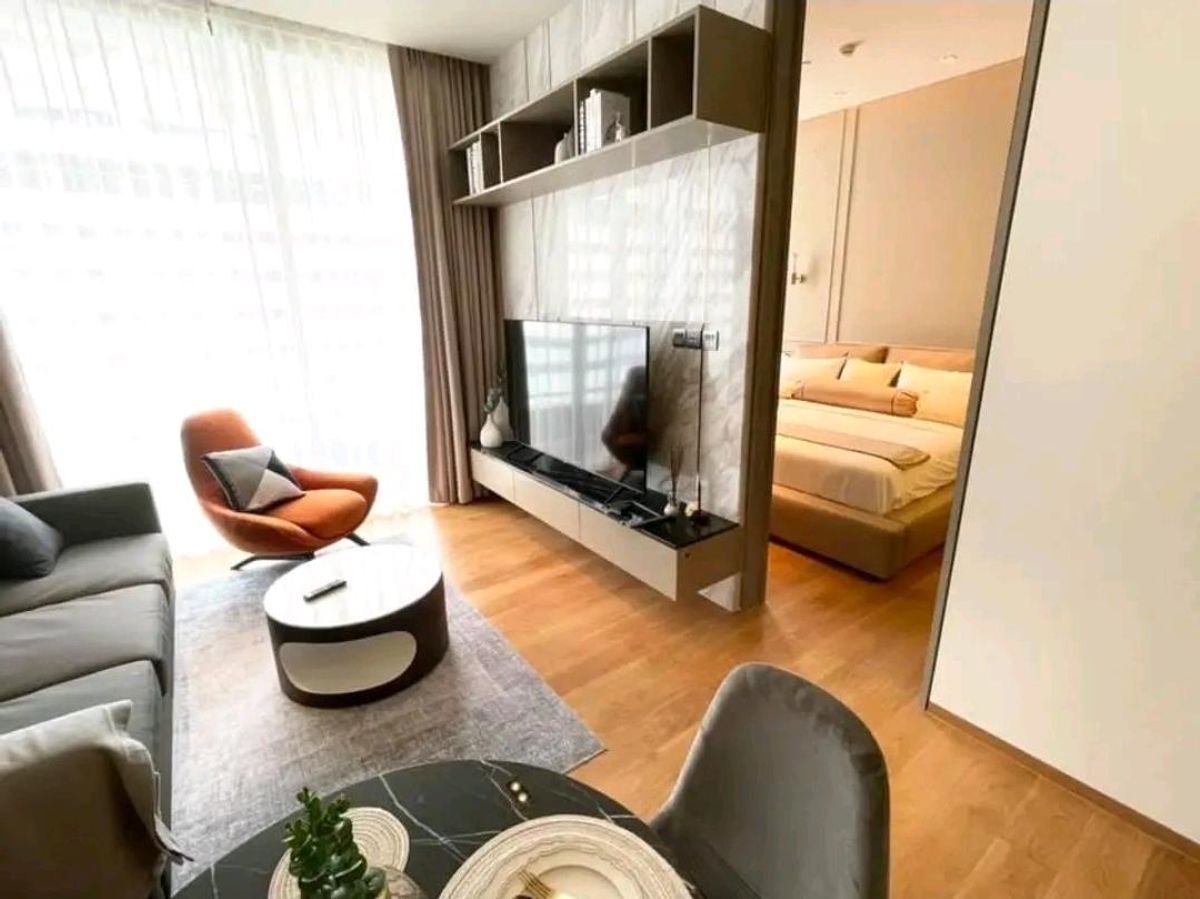 ให้เช่าคอนโดสีลม ศาลาแดง บางรัก : 📍Saladaeng One
Famous Super-Luxury near Lumpini Park🍃 and One Bangkok. High profile neighbours. Rent 50k
