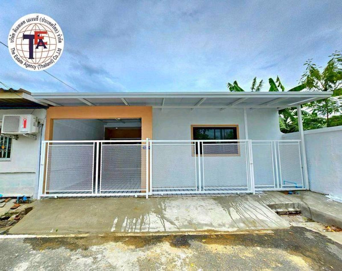 For SaleTownhomeNonthaburi, Bang Yai, Bangbuathong : One floor townhouse for sale 5 volunteer village, corner, Soi Kantana, Bang Yai Road, Bang Khul, Nonthaburi, Phra Pin 3 Market, Wat Phra Ngern Central West Market, Bang Yai Market, Kasemrad Hospital Thep Sirin School