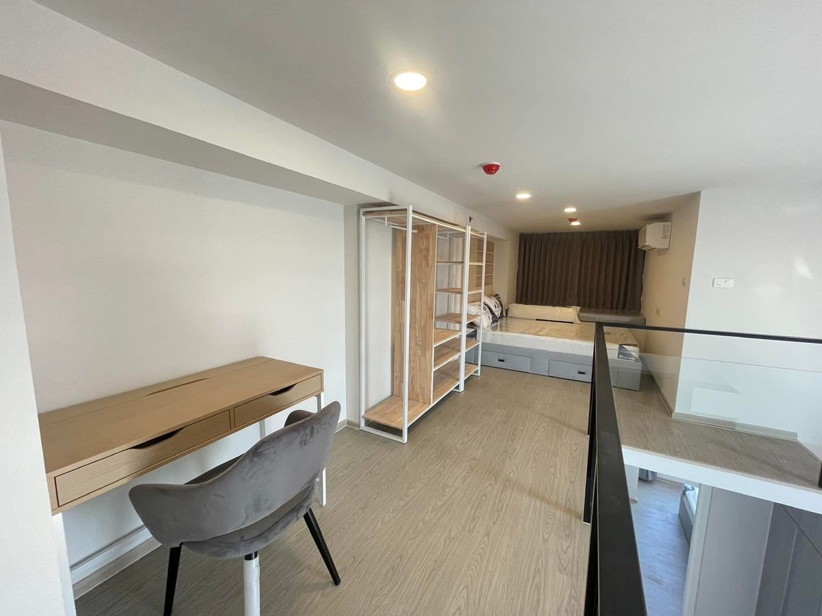 For RentCondoSeri Thai, Ramkhamhaeng Nida : For rent 📍 Origin Plug & Play Ramkhamhaeng Triple Station 📍 DUPLEX room with complete furniture and appliances