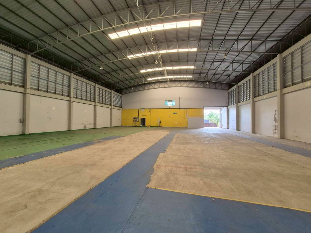 ให้เช่าโกดังมหาชัย สมุทรสาคร : ให้เช่า โรงงานขนาด1ไร่ พร้อมออฟฟิศ3ชั้น พื้นที่ใช้สอย 600 ตรม. โกดังพื้นที่ใช้สอย 750 ตรม.  ติดถนนใหญ่ เส้นสาย4 เพียง500เมตร 