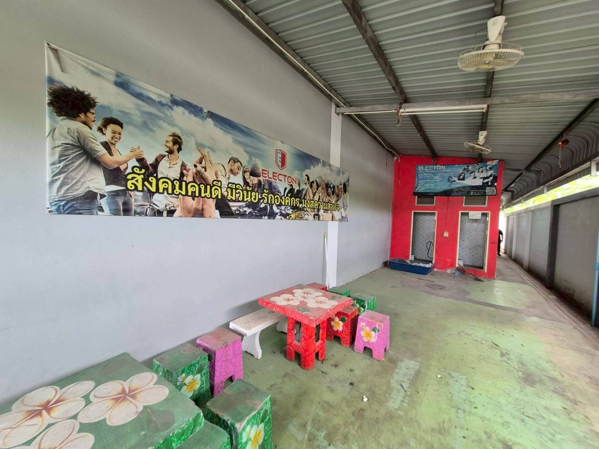 ให้เช่าโกดังมหาชัย สมุทรสาคร : ให้เช่า โรงงานขนาด1ไร่ พร้อมออฟฟิศ3ชั้น พื้นที่ใช้สอย 600 ตรม. โกดังพื้นที่ใช้สอย 750 ตรม.  ติดถนนใหญ่ เส้นสาย4 เพียง500เมตร 