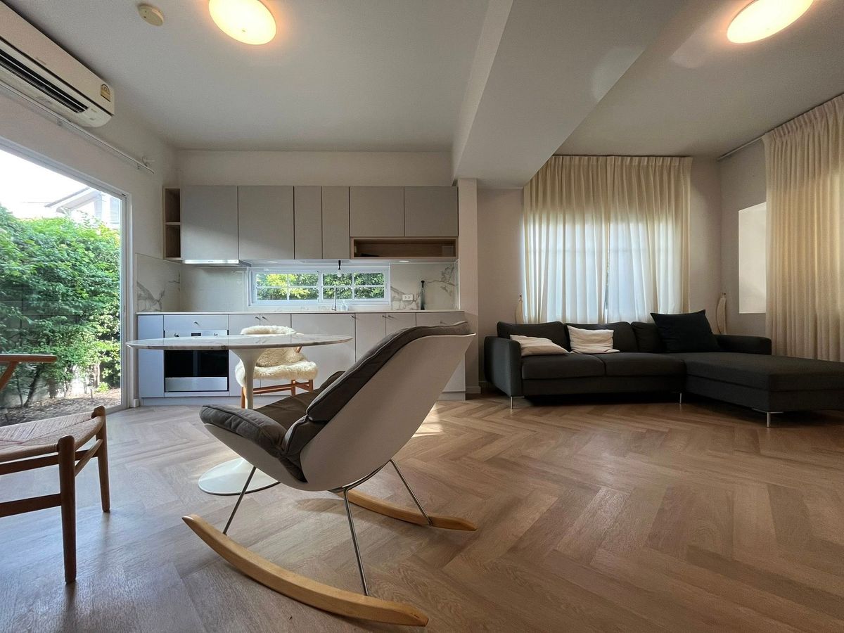 ให้เช่าทาวน์โฮมสมุทรปราการ สำโรง : ให้เช่าทาวน์เฮาส์ Indy 3 บางนา กม.7 หลังมุม  ราคาค่าเช่า 34,000 บาทต่อเดือน