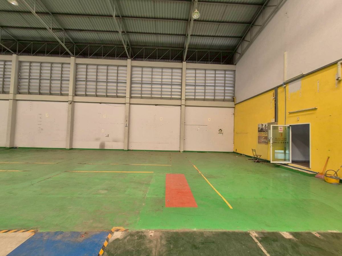 ให้เช่าโกดังมหาชัย สมุทรสาคร : ให้เช่า โรงงานขนาด1ไร่ พร้อมออฟฟิศ3ชั้น พื้นที่ใช้สอย 600 ตรม. โกดังพื้นที่ใช้สอย 750 ตรม.  ติดถนนใหญ่ เส้นสาย4 เพียง500เมตร 