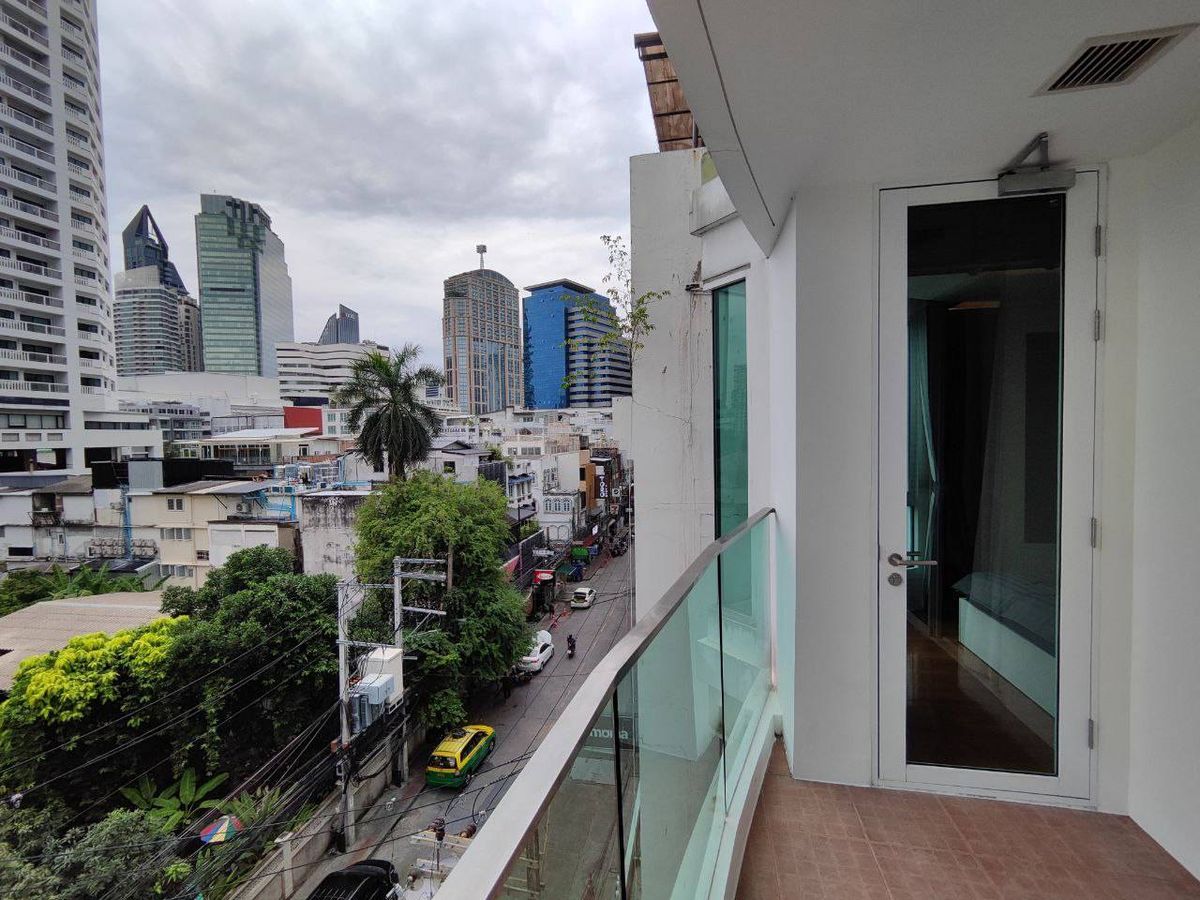 For RentCondoSukhumvit, Asoke, Thonglor : Unlock the Ultimate Sukhumvit Lifestyle! 🏙️✨ Luxurious Condo for Rent at Beverly 33 - Steps from BTS Phrom Phong!