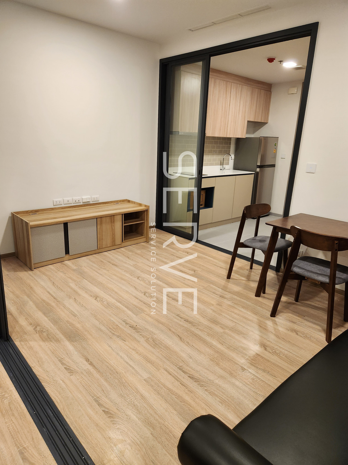 For RentCondoRatchathewi,Phayathai : 1 Bed Large Room City View Fully furnished Good Location Close To BTS Phaya Thai 500 m.  @  XT Phayathai